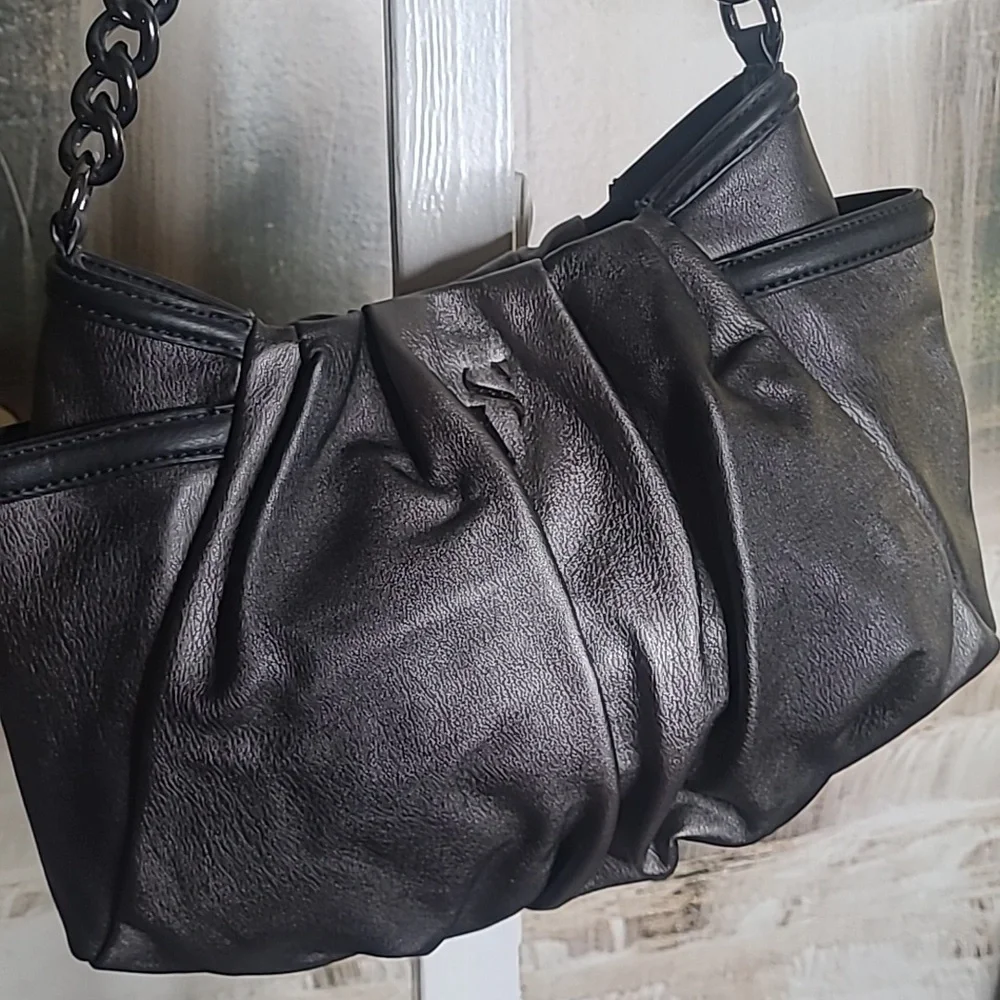 Simply Vera Vera Wang Sidekick faux leather shiny gray satchel purse handbag
